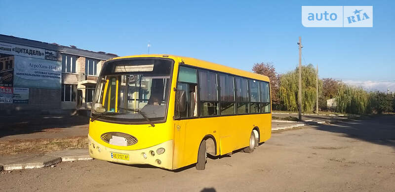 Городской автобус Youyi ZGT 6710 2005 в Каменском