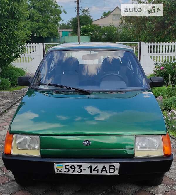 Хэтчбек ЗАЗ 1102 Таврия-Нова 2001 в Царичанке