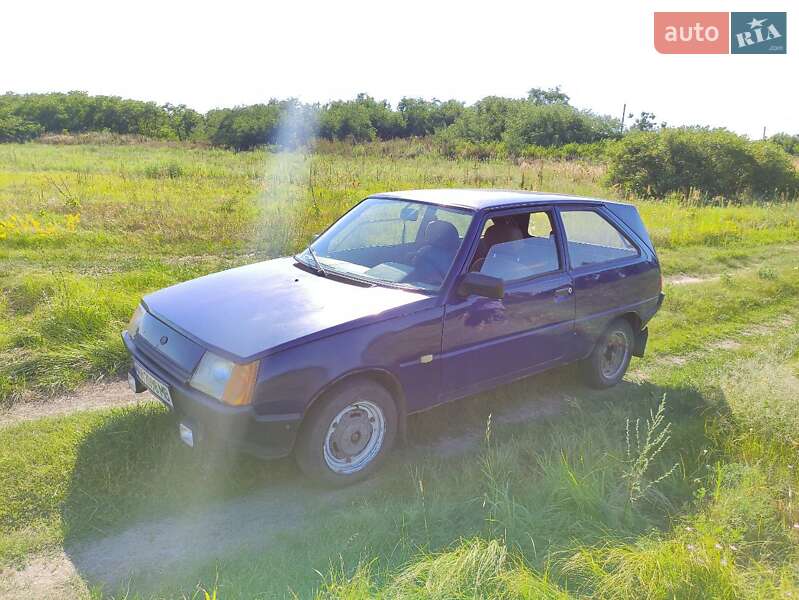 Хэтчбек ЗАЗ 1102 Таврия-Нова 2004 в Каменском