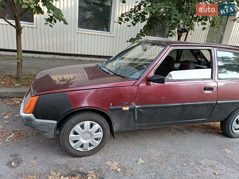 Хетчбек ЗАЗ 1102 Таврія-Нова 2000 в Кременчуці фото 2 Хетчбек ЗАЗ 1102 Таврія-Нова 2000 в Кременчуці