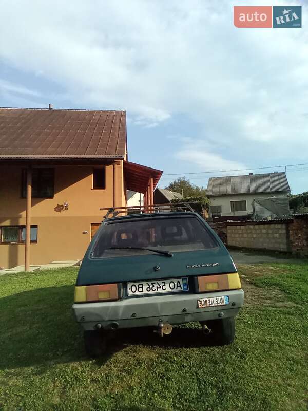Хэтчбек ЗАЗ 1102 Таврия-Нова 2005 в Хусте