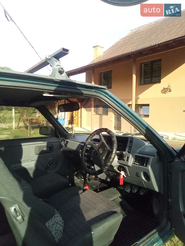 Хэтчбек ЗАЗ 1102 Таврия-Нова 2005 в Хусте