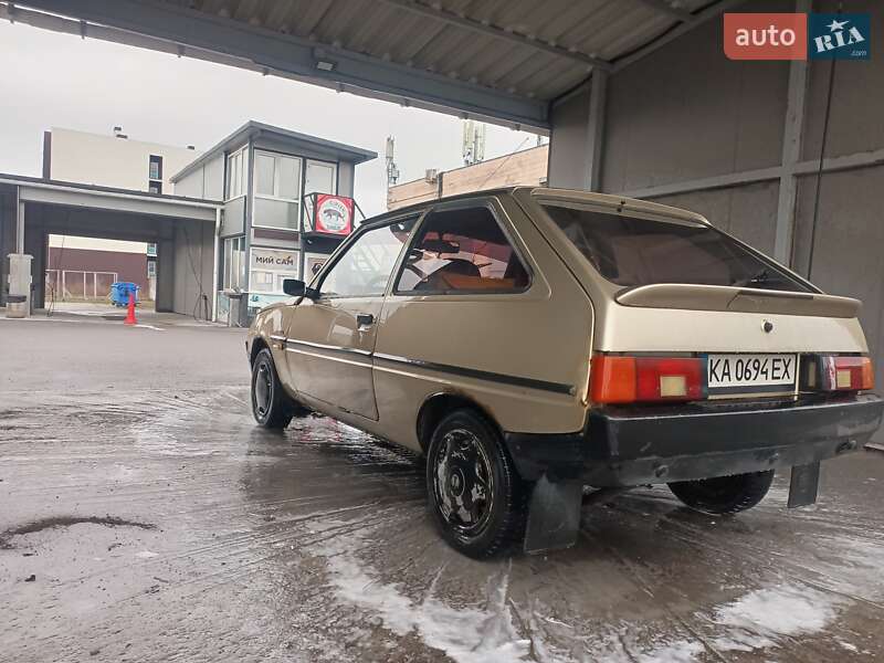 Хэтчбек ЗАЗ 1102 Таврия-Нова 2002 в Киеве