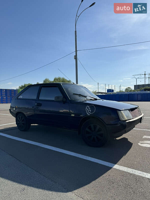 Хэтчбек ЗАЗ 1102 Таврия-Нова 2004 в Киеве