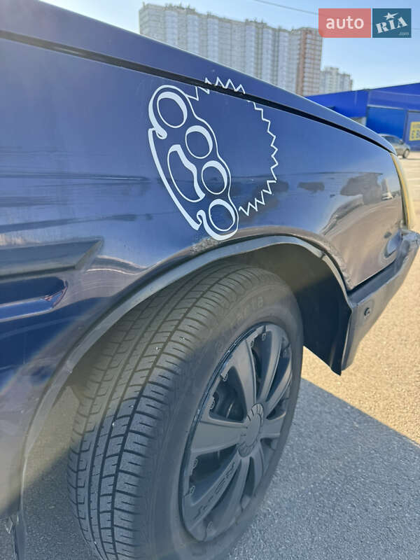 Хэтчбек ЗАЗ 1102 Таврия-Нова 2004 в Киеве