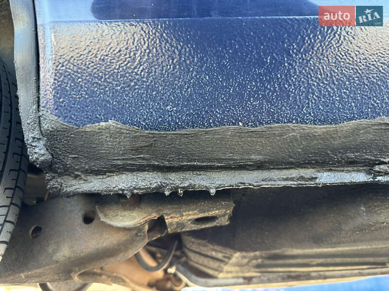 Хэтчбек ЗАЗ 1102 Таврия-Нова 2004 в Киеве