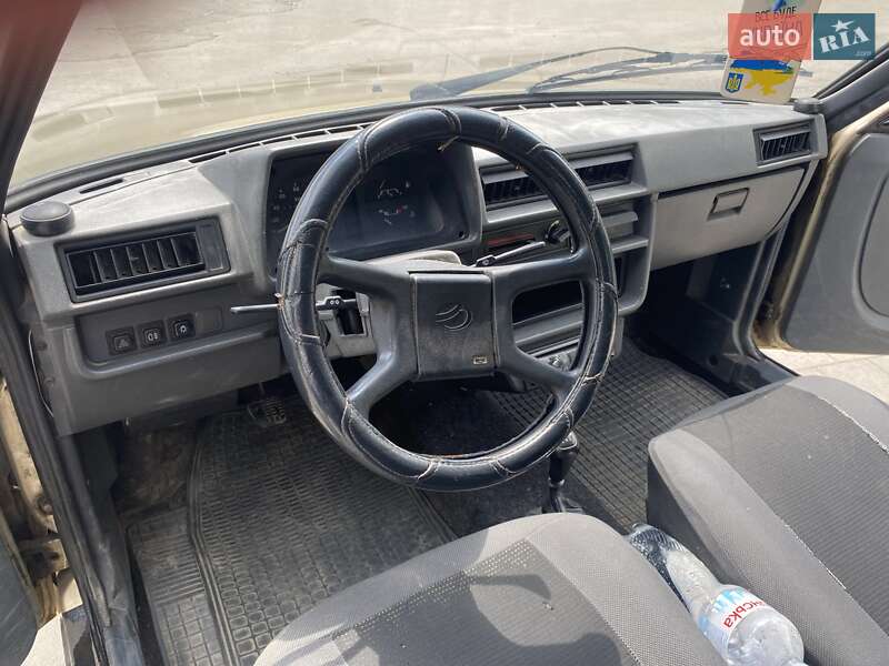 Хэтчбек ЗАЗ 1102 Таврия-Нова 2002 в Львове