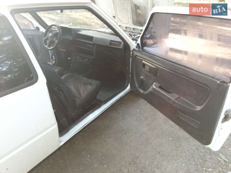 Хетчбек ЗАЗ 1102 Таврія-Нова 1998 в Дніпрі фото 8 Хетчбек ЗАЗ 1102 Таврія-Нова 1998 в Дніпрі