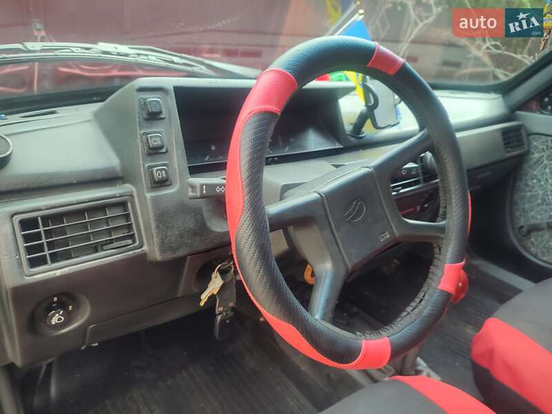 Хэтчбек ЗАЗ 1102 Таврия-Нова 1999 в Запорожье фото 3 Хэтчбек ЗАЗ 1102 Таврия-Нова 1999 в Запорожье