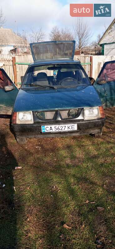 Хэтчбек ЗАЗ 1102 Таврия-Нова 2005 в 