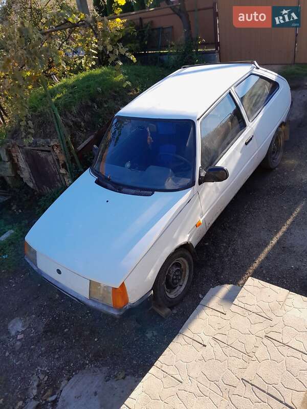 Хэтчбек ЗАЗ 1102 Таврия-Нова 2005 в 