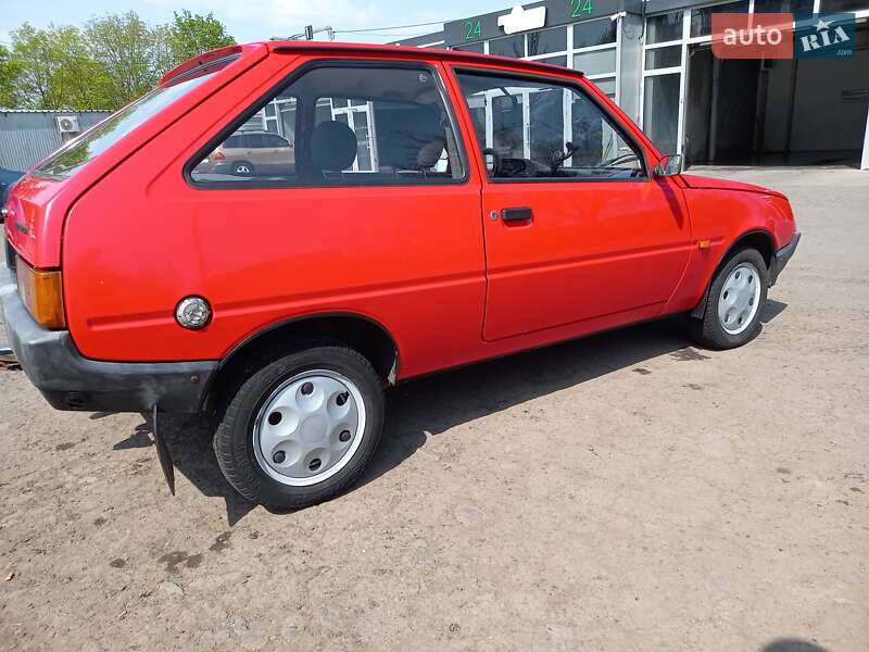 Хетчбек ЗАЗ 1102 Таврія-Нова 2001 в Краматорську