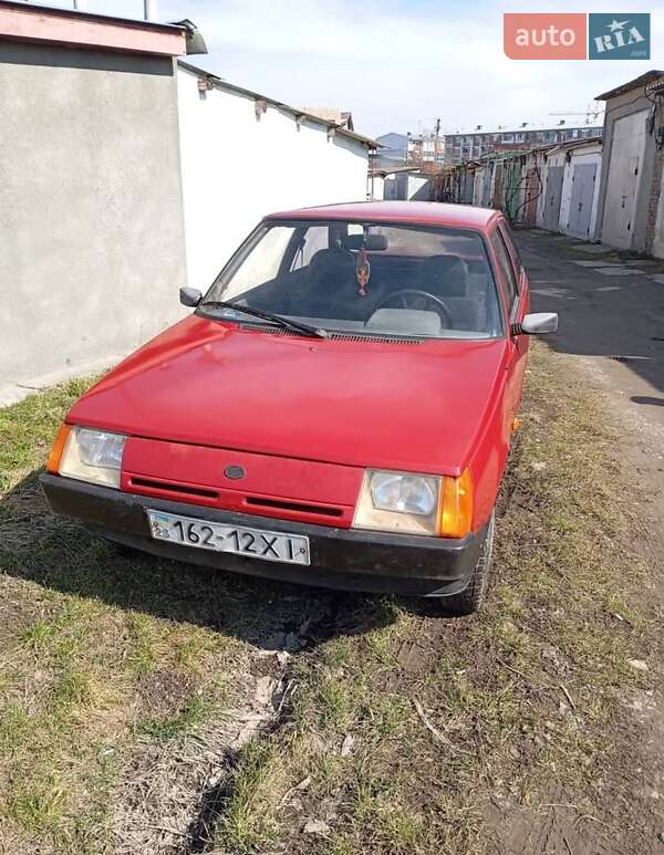 Хэтчбек ЗАЗ 1102 Таврия-Нова 2003 в 