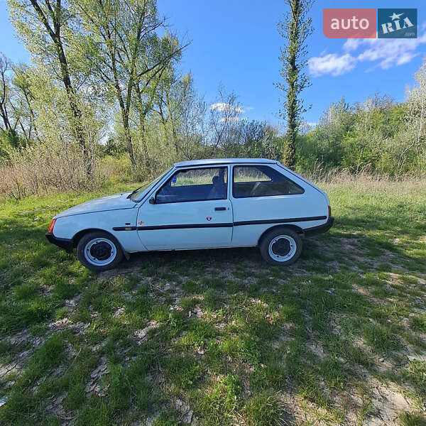 Хетчбек ЗАЗ 1102 Таврія-Нова 2000 в Олександрії