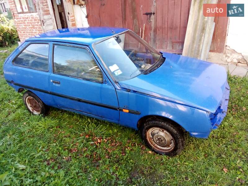 Хэтчбек ЗАЗ 1102 Таврия-Нова 2000 в 