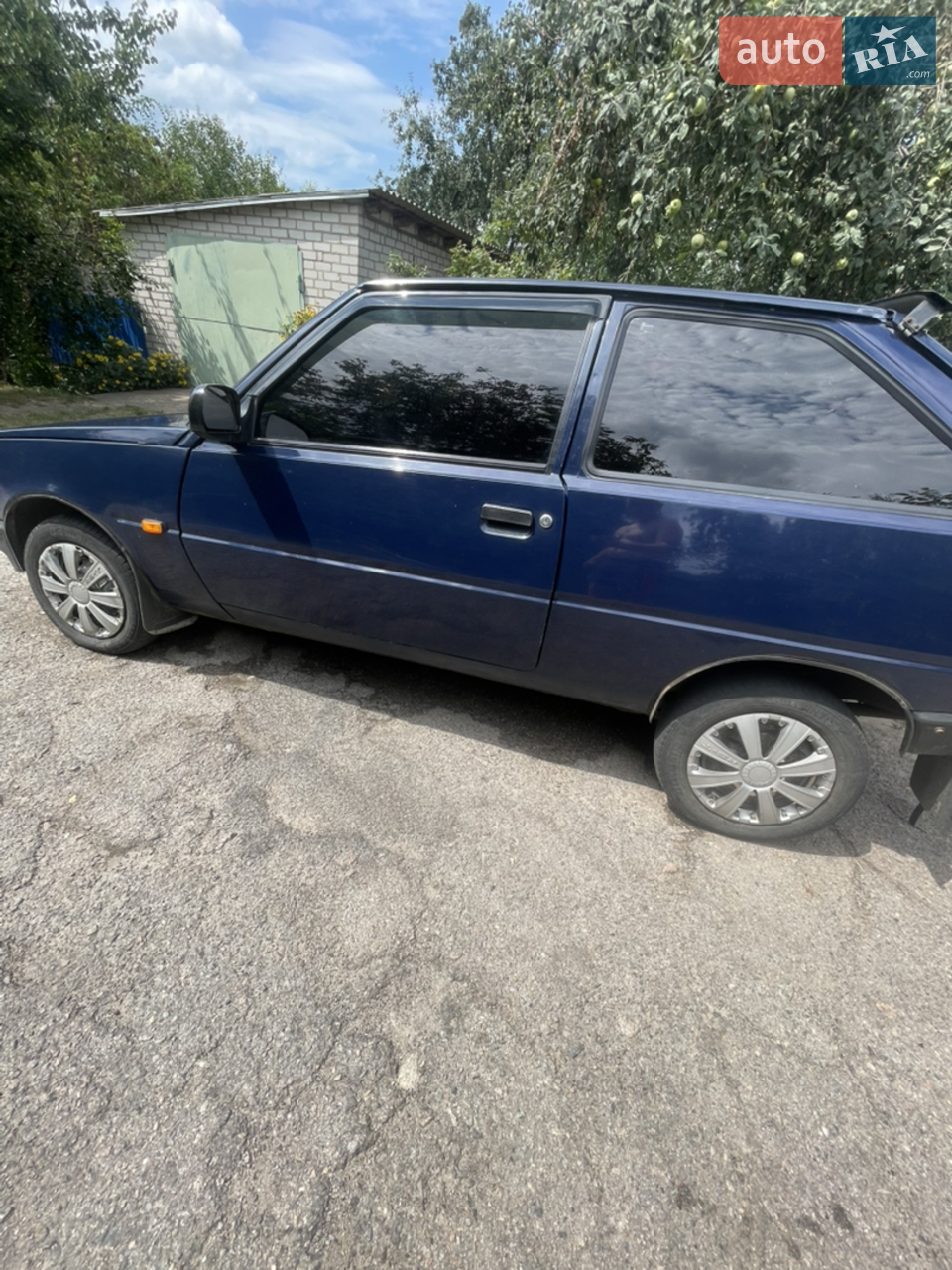 Продам Таврію в хорошому стані дно ціле пороги тоже ходова перебрана  шрузи,наконечники,шарові підшипники,передні супорта,Зовсім нічого робити не треба тільки їздити.Бізнесменам не писати!!!