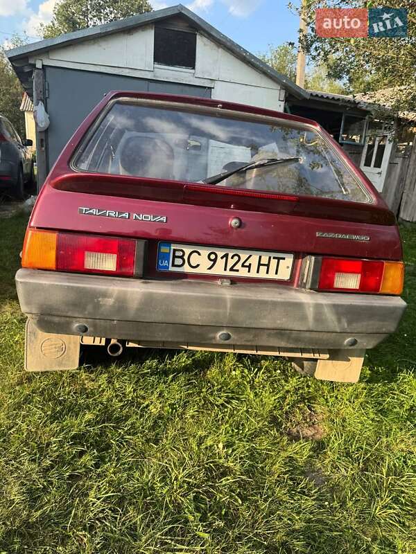 Хэтчбек ЗАЗ 1102 Таврия-Нова 2001 в Буске
