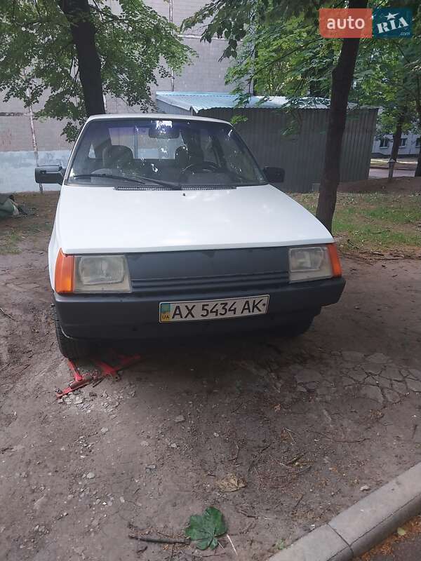 Хэтчбек ЗАЗ 1102 Таврия-Нова 2006 в 