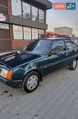 Хэтчбек ЗАЗ 1102 Таврия-Нова 2001 в 