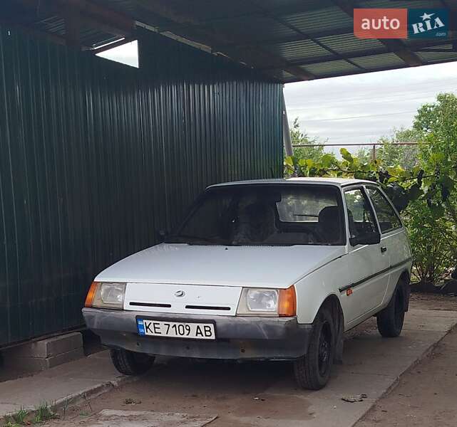 Хэтчбек ЗАЗ 1102 Таврия-Нова 2004 в 