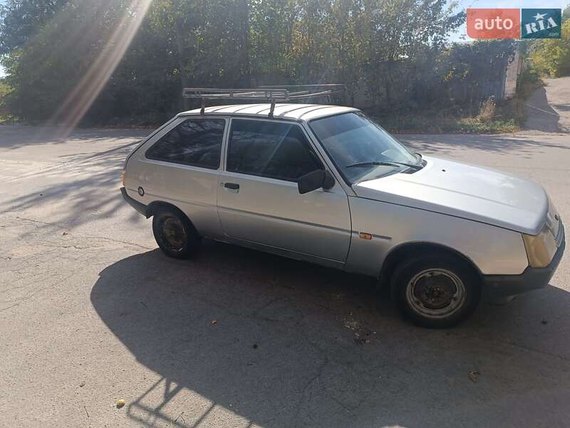 Хэтчбек ЗАЗ 1102 Таврия-Нова 1998 в 