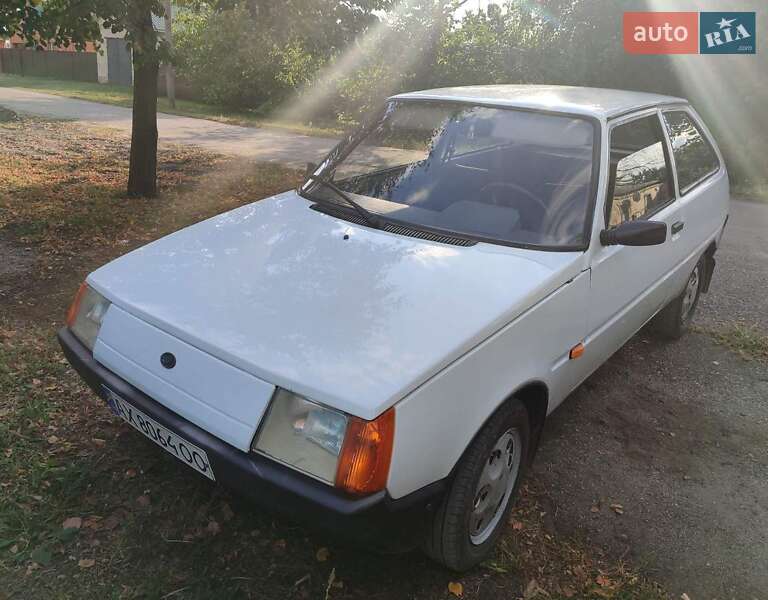 Хэтчбек ЗАЗ 1102 Таврия-Нова 2003 в 