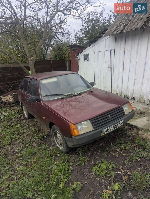 Хэтчбек ЗАЗ 1102 Таврия-Нова 1998 в Ровно фото 3 Хэтчбек ЗАЗ 1102 Таврия-Нова 1998 в Ровно