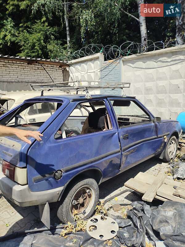 Хэтчбек ЗАЗ 1102 Таврия-Нова 2002 в Киеве фото 2 Хэтчбек ЗАЗ 1102 Таврия-Нова 2002 в Киеве