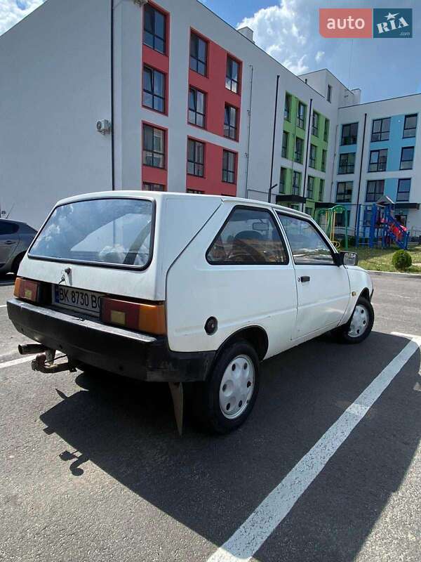 Хэтчбек ЗАЗ 1102 Таврия-Нова 2001 в Ровно