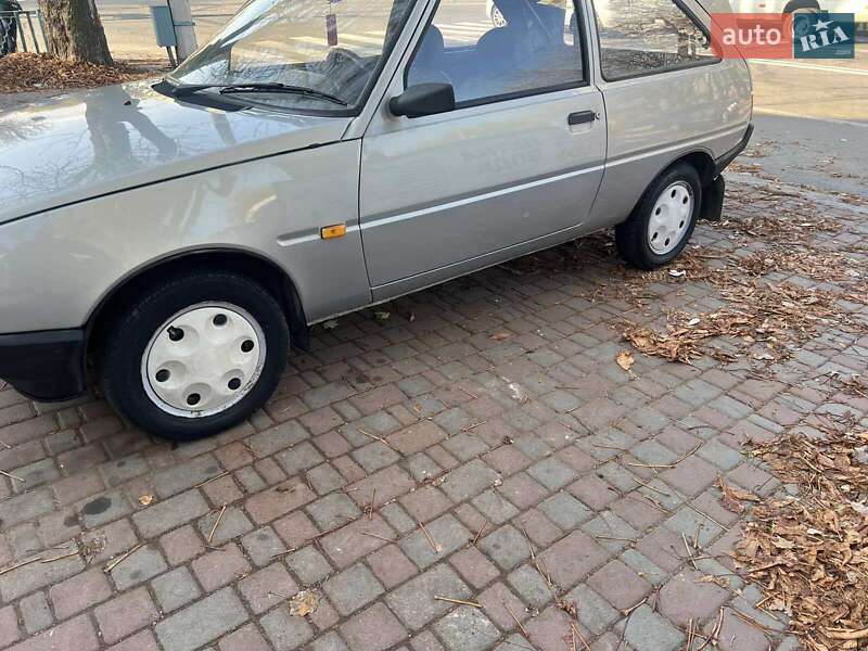 Хэтчбек ЗАЗ 1102 Таврия-Нова 2006 в Запорожье фото 4 Хэтчбек ЗАЗ 1102 Таврия-Нова 2006 в Запорожье