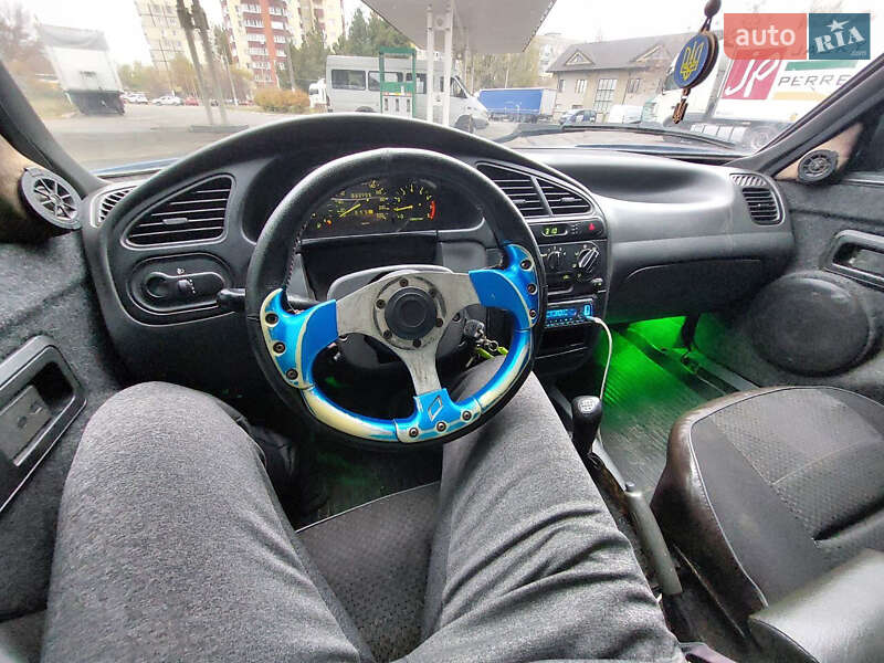 Хетчбек ЗАЗ 1102 Таврія-Нова 2001 в Дніпрі фото 10 Хетчбек ЗАЗ 1102 Таврія-Нова 2001 в Дніпрі