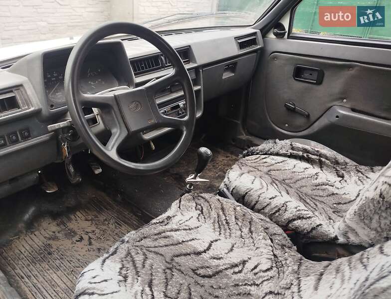 Хетчбек ЗАЗ 1102 Таврія-Нова 2004 в Дніпрі фото 8 Хетчбек ЗАЗ 1102 Таврія-Нова 2004 в Дніпрі