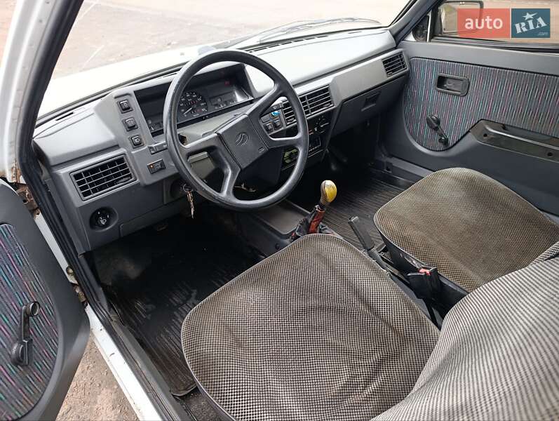 Хетчбек ЗАЗ 1102 Таврія-Нова 2001 в Новомиколаївці фото 16 Хетчбек ЗАЗ 1102 Таврія-Нова 2001 в Новомиколаївці