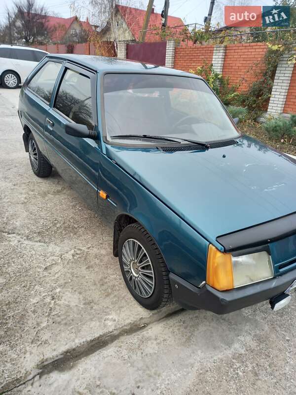 Хэтчбек ЗАЗ 1102 Таврия-Нова 2001 в Запорожье фото 4 Хэтчбек ЗАЗ 1102 Таврия-Нова 2001 в Запорожье