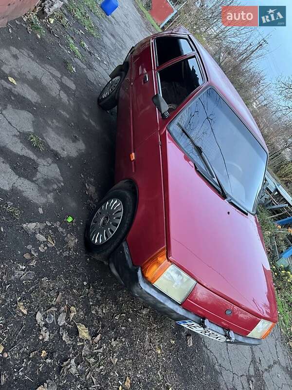 ЗАЗ 1102 Таврия-Нова 2001 ЗАЗ 1102 Таврия-Нова 2001