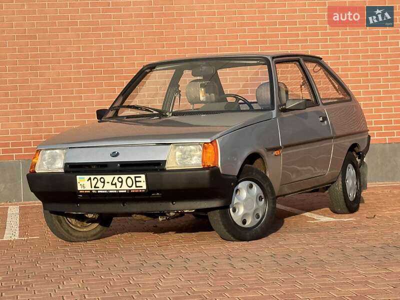 Хетчбек ЗАЗ 1102 Таврія-Нова 1998 в Одесі