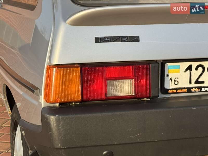 Хетчбек ЗАЗ 1102 Таврія-Нова 1998 в Одесі