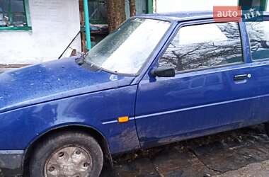 Хетчбек ЗАЗ 1102 Таврія 2003 в Царичанці