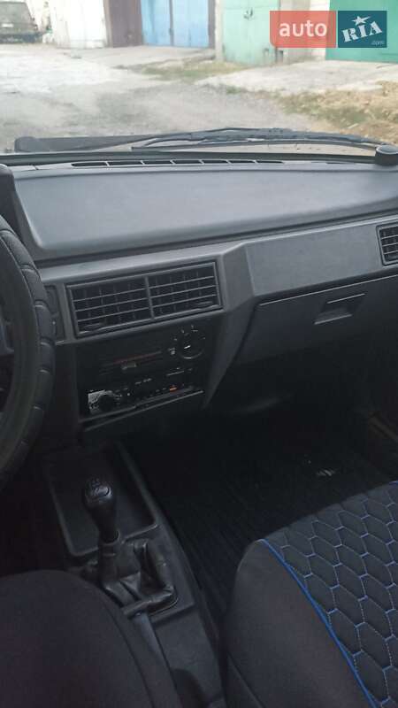 Хетчбек ЗАЗ 1102 Таврія 2000 в Запоріжжі