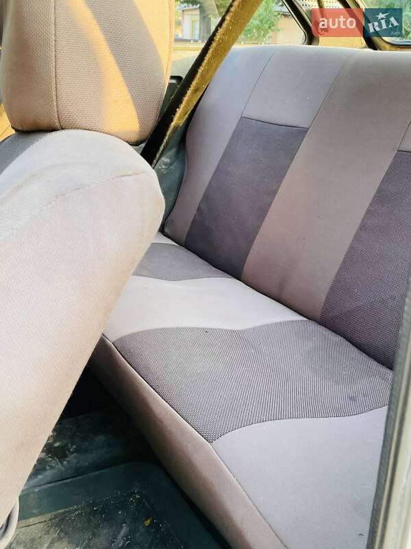 Хэтчбек ЗАЗ 1102 Таврия 1994 в Новомосковске фото 6 Хэтчбек ЗАЗ 1102 Таврия 1994 в Новомосковске