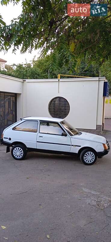Хэтчбек ЗАЗ 1102 Таврия 1992 в Одессе