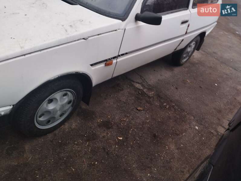 Хетчбек ЗАЗ 1102 Таврія 1993 в Харкові