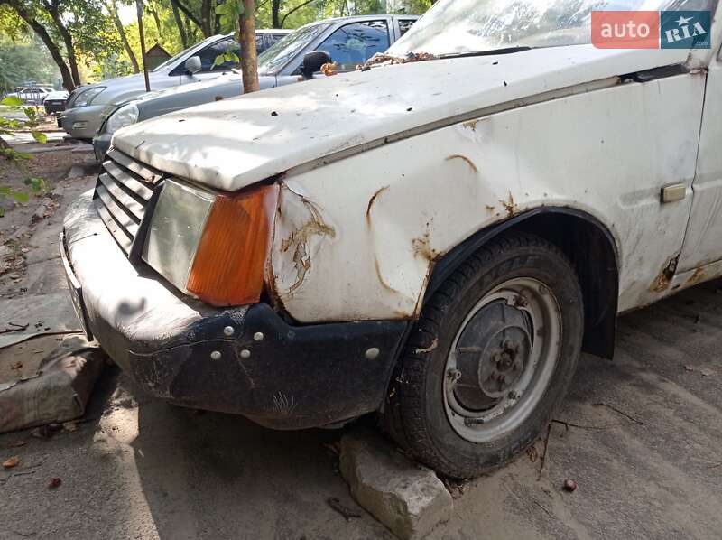 Хэтчбек ЗАЗ 1102 Таврия 1990 в Запорожье