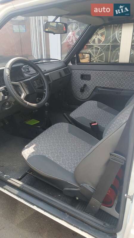 Хэтчбек ЗАЗ 1102 Таврия 2001 в Каменском