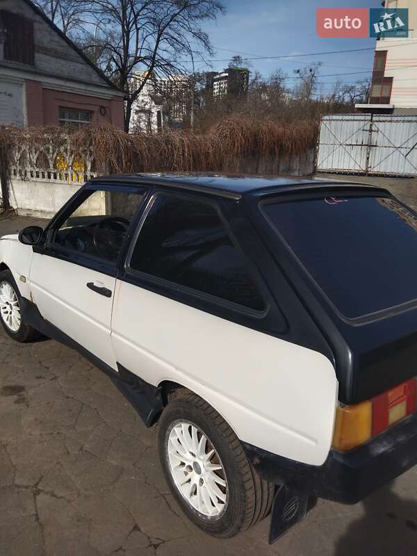 Хэтчбек ЗАЗ 1102 Таврия 1992 в Киеве фото 10 Хэтчбек ЗАЗ 1102 Таврия 1992 в Киеве