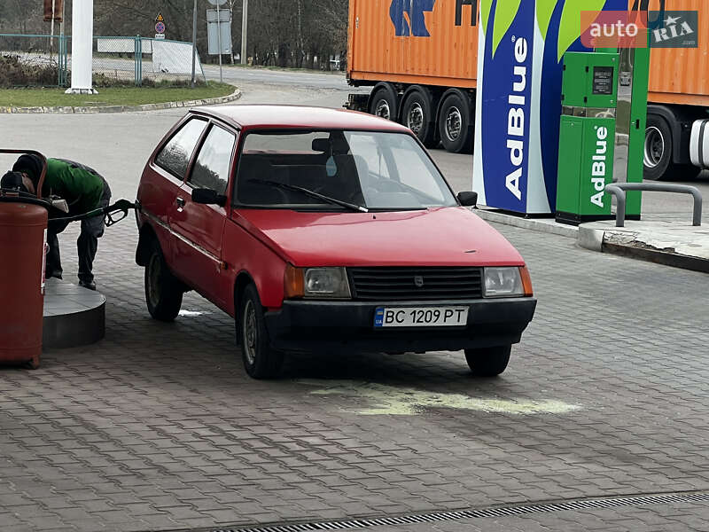Хэтчбек ЗАЗ 1102 Таврия 1993 в Львове