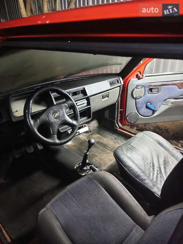 Хетчбек ЗАЗ 1102 Таврія 1995 в Володимирі