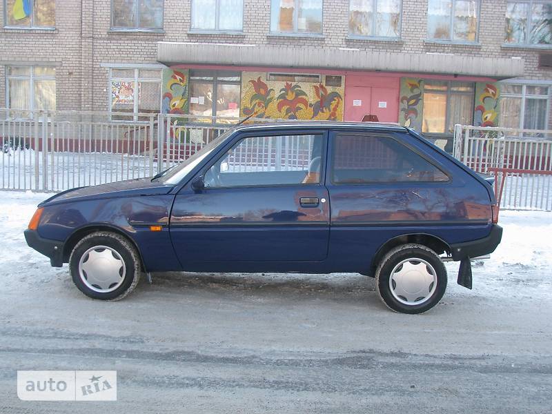 Хэтчбек ЗАЗ 1102 Таврия 2004 в Запорожье