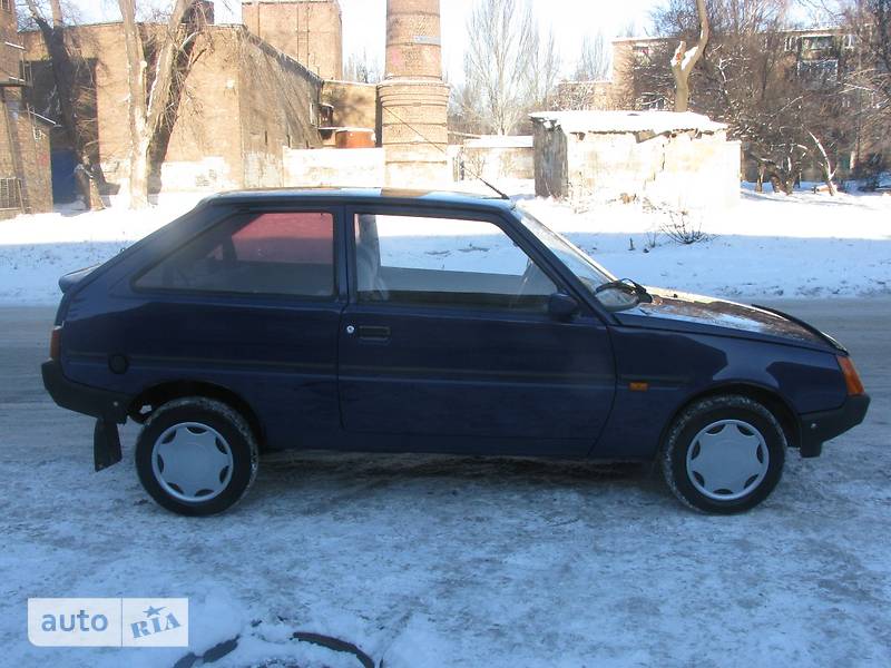 Хэтчбек ЗАЗ 1102 Таврия 2004 в Запорожье
