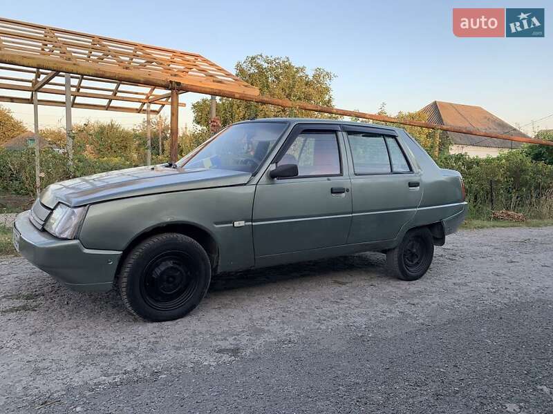 Лифтбек ЗАЗ 1103 Славута 2006 в Днепре фото 2 Лифтбек ЗАЗ 1103 Славута 2006 в Днепре